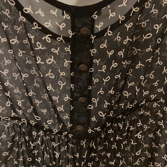 Nice little clear sweater Against nudity - Picture 3 of 6